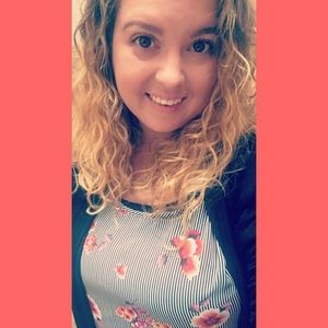 Meet your Posher, Kayla